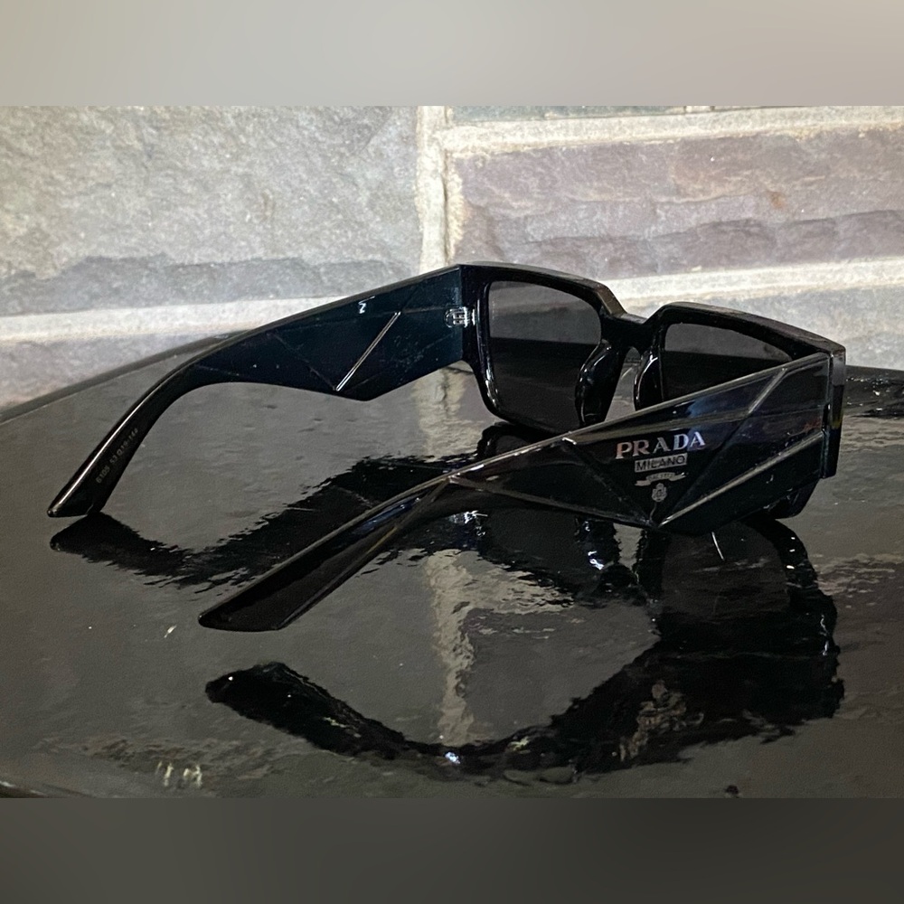 NWT Prada sunglasses,numbered,logo,case/accessories,registration card - Picture 6 of 14